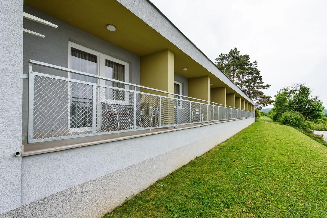 Hotel Rakovec Brünn  Kültér fotó